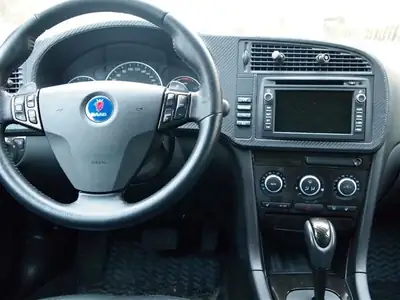 SAAB 9-3 XWD 2.0T — Break élégant avec transmission intégrale et moteur turbo — Innenraum