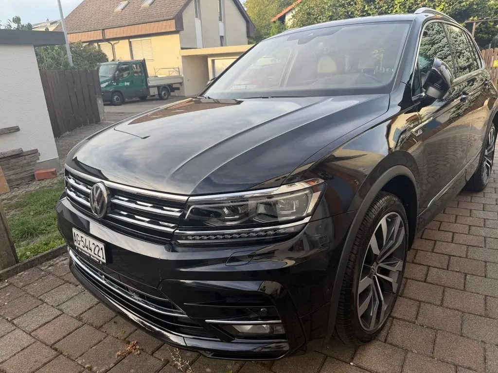 VW Tiguan 2.0 TSI Highline DSG — SUV dynamique 230 PS, 4MOTION, première main