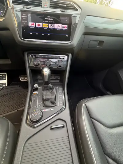 VW Tiguan 2.0 TSI Highline DSG — SUV dynamique 230 PS, 4MOTION, première main — Miniatura 10