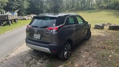 Opel Crossland X 1.2 T 130 Ultimate — SUV compact efficace, 51 000 km seulement — rear view