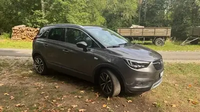 Opel Crossland X 1.2 T 130 Ultimate — SUV compact efficace, 51 000 km seulement — side view