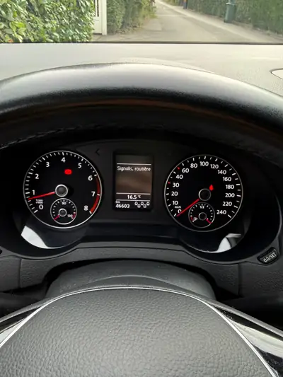 VW Sharan 1.4 TSI Highline DSG — Monospace familial performant, 46'600 km seulement — side view