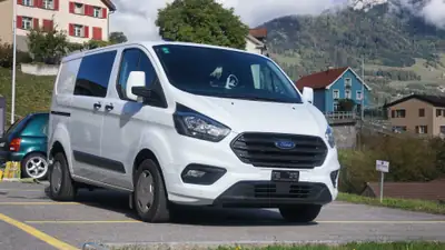 Ford Transit Custom 2.0 TDCi 105 Trend — Utilitaire fiable, 37'000 km seulement — vista esterna