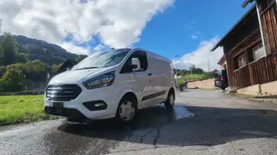 Ford Transit Custom 2.0 TDCi 105 Trend — Utilitaire fiable, 37'000 km seulement — fianco