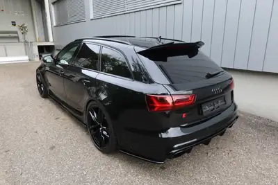 Audi RS6 Avant 4.0 V8 TFSI — Break haute performance, 605 ch et tuning premium — rear view