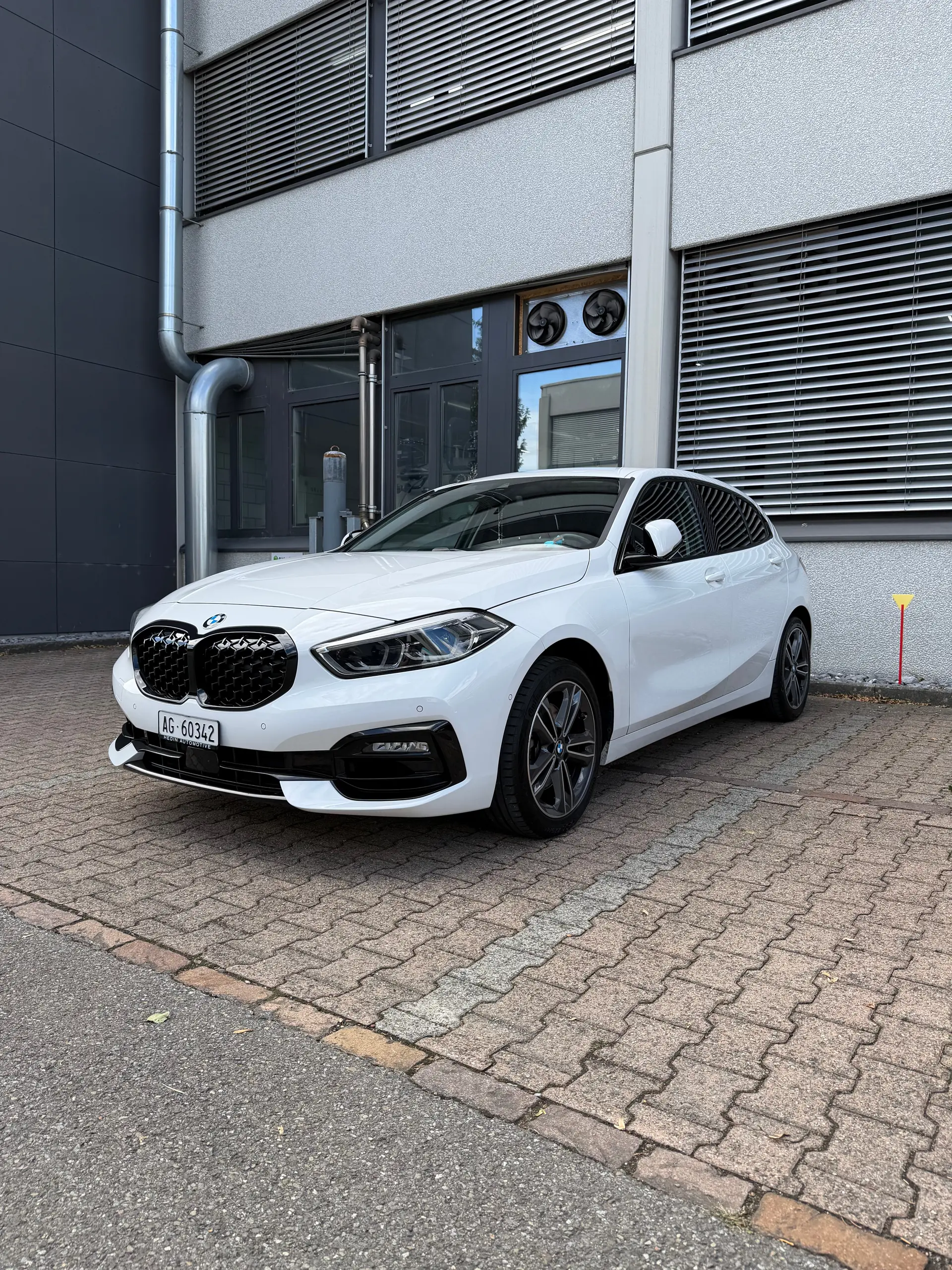 BMW 118i Sportline 2020 — Berline compacte dynamique, entretien BMW intégral
