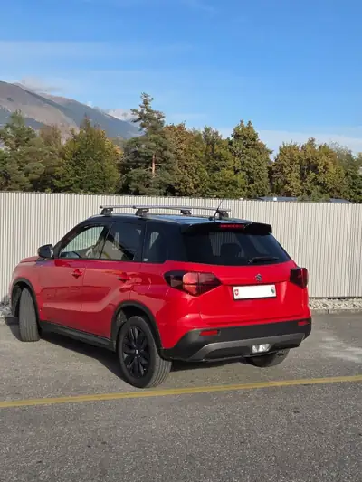 Suzuki Vitara 1.4T Hybrid 4x4 — SUV compact hybride, faible kilométrage — dettaglio