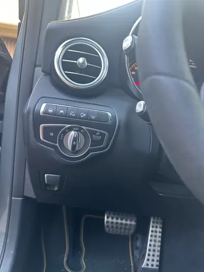 Mercedes-Benz GLC 63 S AMG 4MATIC+ — Coupé haute performance, 510 ch, 74'000 km seulement — intérieur