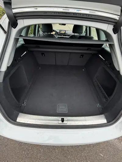 Audi A4 Avant 2.0 TFSI 190 — Berline familiale performante, kilométrage maîtrisé — interni