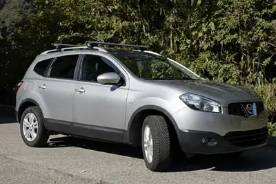 Nissan Qashqai+2 2.0 4x4 — 7 places, transmission manuelle, MFK 03/2026 — side view