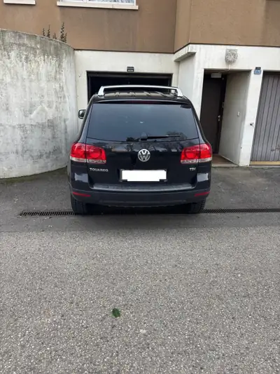 VW Touareg 2.5 TDI — SUV premium robuste, 121'000 km, sans sinistre — fianco