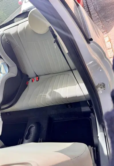 FIAT 500 1.2 Lounge — L'icône urbaine rechapée, 47'000 km seulement — interior
