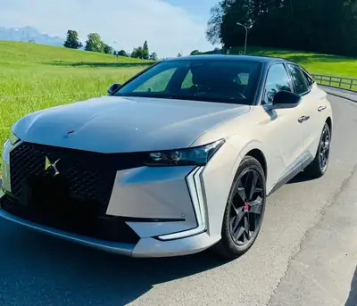 DS4 1.5 BlueHDi Performance Line+ — Diesel efficace, équipement sportif premium — vista esterna