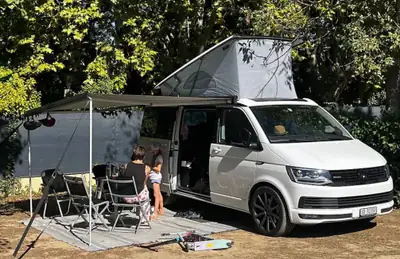 VW T6 California Beach — Camping-car 7 places, suspension pneumatique, édition prestige — Innenraum