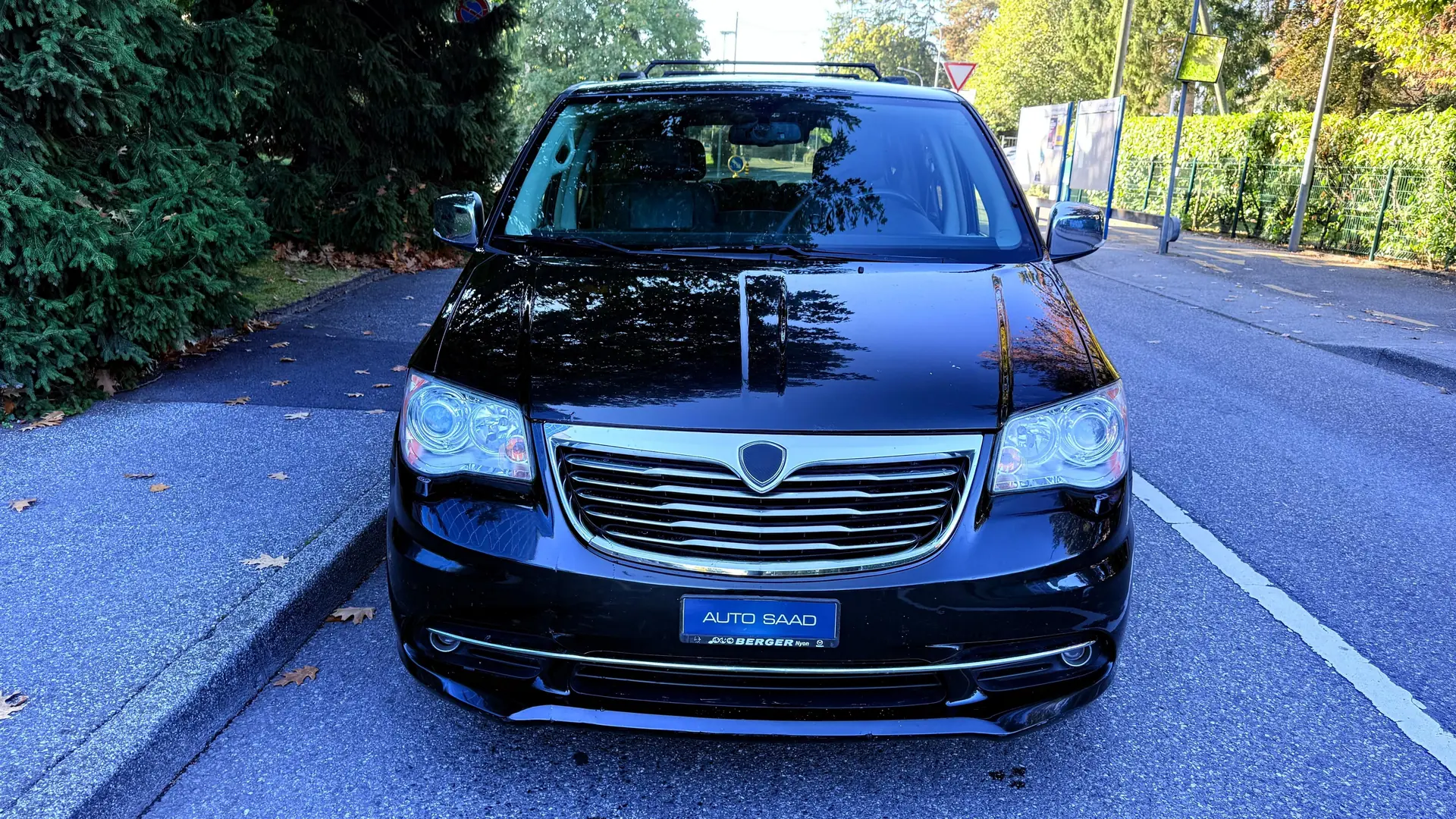 Lancia Voyager 2.8D Platinum — Monospace 7 places, diesel robuste, sans sinistre