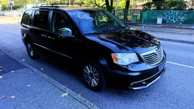 Lancia Voyager 2.8D Platinum — Monospace 7 places, diesel robuste, sans sinistre — fianco