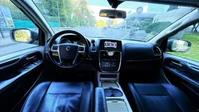 Lancia Voyager 2.8D Platinum — Monospace 7 places, diesel robuste, sans sinistre — Miniatura 8
