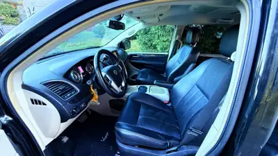Lancia Voyager 2.8D Platinum — Monospace 7 places, diesel robuste, sans sinistre — Miniatura 9