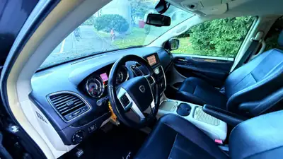 Lancia Voyager 2.8D Platinum — Monospace 7 places, diesel robuste, sans sinistre — Miniatura 10