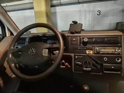 VW T4 Syncro 2.5L — Utilitaire 4x4 aménagé, prêt à l'emploi — detail