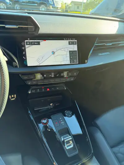 Audi RS3 Sportback 2.5 TSI quattro — 400 ch, performance sportive et élégance grise — Miniatur 7