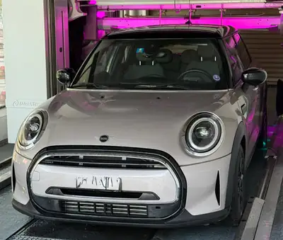 MINI Cooper Camden Edition 2022 — Citadine urbaine performante, très faible kilométrage — exterior view