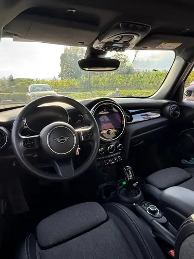 MINI Cooper Camden Edition 2022 — Citadine urbaine performante, très faible kilométrage — rear view