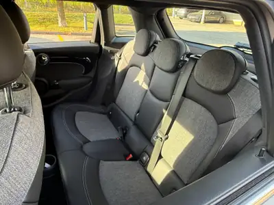 MINI Cooper Camden Edition 2022 — Citadine urbaine performante, très faible kilométrage — interior