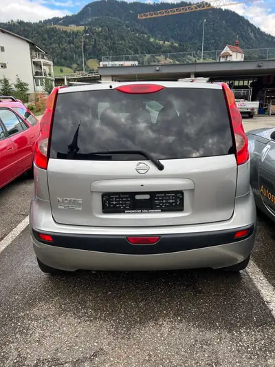 Nissan Note 1.6 16V Acenta — Monospace pratique et économe, faible kilométrage — Seitenansicht