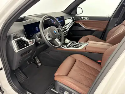 BMW X7 xDrive 48 40d M Sport Pro 2025 — SUV 7 places premium, diesel hybride, quasi neuf — Armaturenbrett