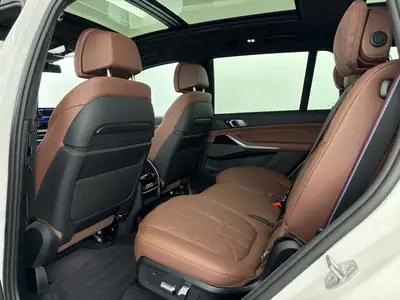 BMW X7 xDrive 48 40d M Sport Pro 2025 — SUV 7 places premium, diesel hybride, quasi neuf — Detail