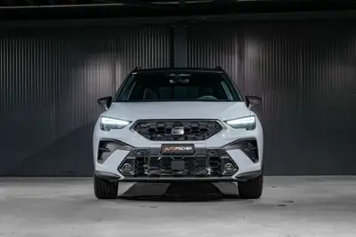 SEAT Arona 1.0 TSI Eco Style DSG — SUV compact polyvalent, quasi neuf, garantie constructeur — vista posteriore