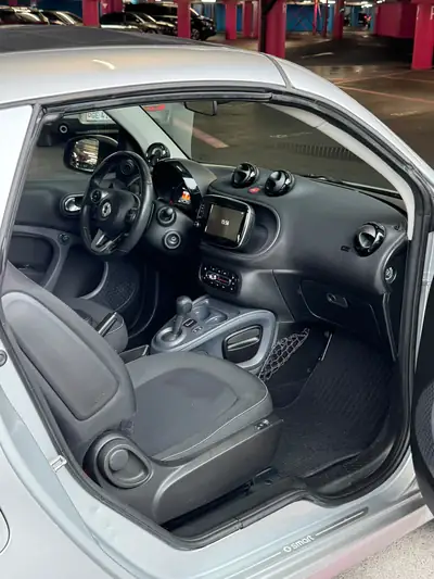 Smart Fortwo 0.9 Passion Cabriolet — Citadine décapotable, 54'000 km, sans sinistre — dashboard