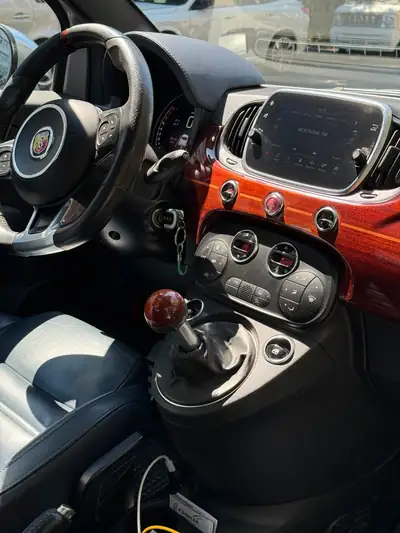 Fiat 500 Abarth 1.4 T-Jet 180 Rivale — Citadine sportive, série limitée, entretien complet — Armaturenbrett