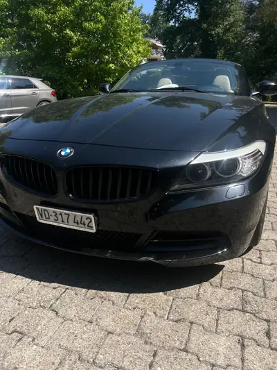 BMW Z4 2.3i sDrive 2010 — Cabriolet sportif, moteur 204 ch, kilométrage modéré — interni