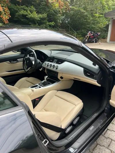 BMW Z4 2.3i sDrive 2010 — Cabriolet sportif, moteur 204 ch, kilométrage modéré — dettaglio