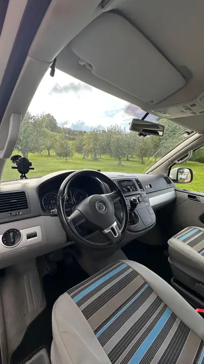 VW T5 2.0 TDI 180 CL Last Edition — Minibus diesel robuste, entretien complet — interni