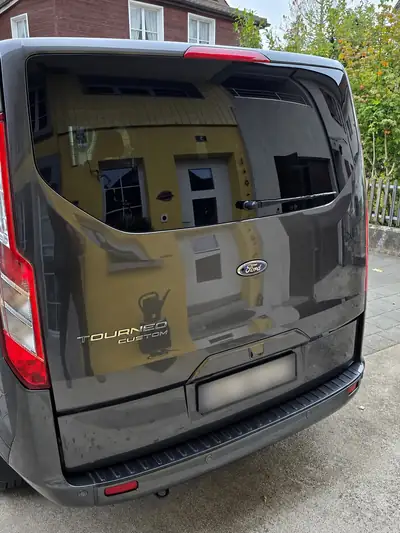 Ford Tourneo Custom 2.0 TDCi 185 Titanium X — Monospace 8 places, équipement complet et entretien récent — intérieur