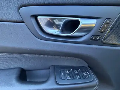 Volvo XC60 2.0 T6 TE R-Design eAWD — Hybride rechargeable, design scandinave, 122'000 km — Thumbnail 7