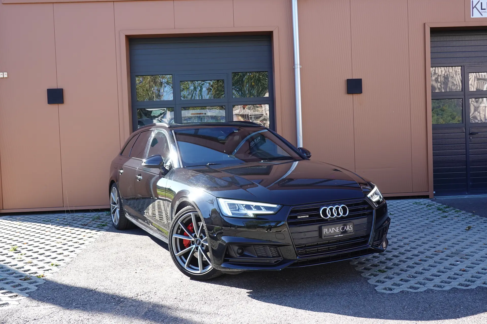Audi A4 Avant 2.0 TFSI Quattro — Break sportif, toit ouvrant, équipements premium