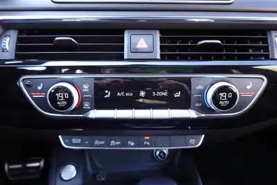 Audi A4 Avant 2.0 TFSI Quattro — Break sportif, toit ouvrant, équipements premium — Miniatur 18