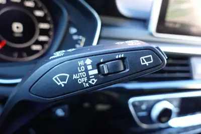 Audi A4 Avant 2.0 TFSI Quattro — Break sportif, toit ouvrant, équipements premium — Miniatur 16