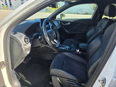 Audi Q2 2.0 35 TDI S Line — Compact SUV diesel robuste, 73 800 km, quattro intégral — Seitenansicht