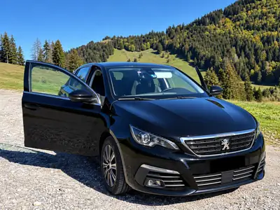 Peugeot 308 1.2 PureTech 130 Allure — Berline fiable, consommation maîtrisée — vue extérieure