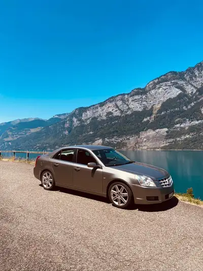 Cadillac BLS 2.8 T V6 Sport Luxury — Berline américaine d'exception, 255 ch — dettaglio