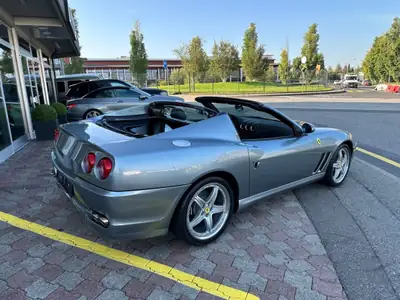 Ferrari 575M Superamerica 2005 — Cabriolet légendaire, 9'800 km seulement — Thumbnail 7