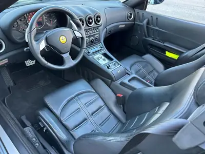 Ferrari 575M Superamerica 2005 — Cabriolet légendaire, 9'800 km seulement — Thumbnail 11