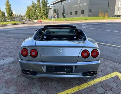 Ferrari 575M Superamerica 2005 — Cabriolet légendaire, 9'800 km seulement — Thumbnail 10