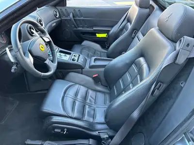 Ferrari 575M Superamerica 2005 — Cabriolet légendaire, 9'800 km seulement — Thumbnail 13