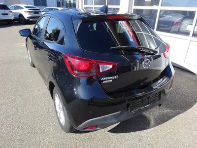 Mazda 2 1.5i Skyactiv-G Ambition — Citadine économe, première main, équipée — fianco